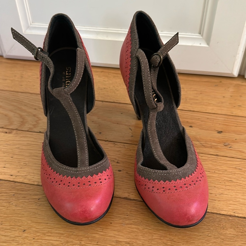 Sundance Mary Jane style leather heels size 36 excellent condition.